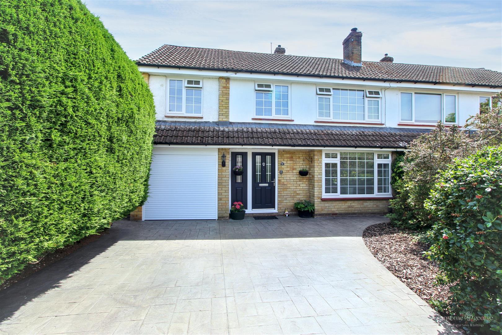 3 bed property in Northway, Thatcham